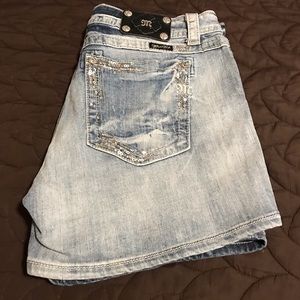 Miss Me Easy Shorts size 32